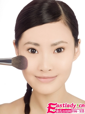 腮红打造小脸效果显著