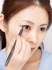 日 凛感 眼妆 做知性美人