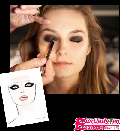 美宝莲烟熏妆怎么画