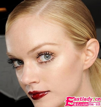 红唇媚眼复古妆