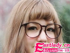 学街拍女生春日浪漫水润裸装