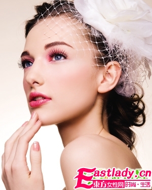 靓丽一夏 打造精巧蜜桃妆