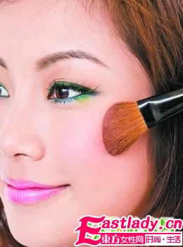 惊艳绿色美睫妆 演绎时髦+个性