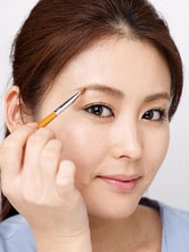 日 凛感 眼妆 做知性美人