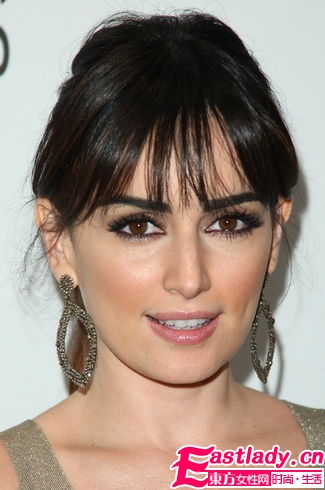 卷翘睫毛 让你的双眸电力十足