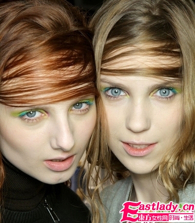 新潮流 彩色眼影大混搭