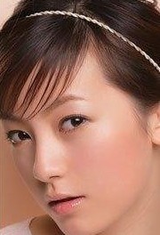 4款色彩美妆搭配 赶走秋冬的沉闷