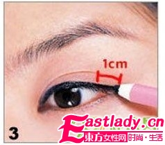 画眼线方法 令双眼又圆又大