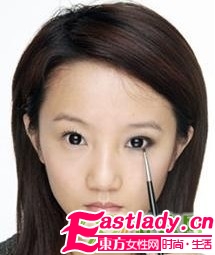 单眼皮眼睛要怎么化妆会变大