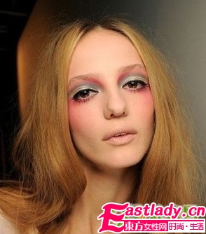 2011年夏季流行的烟熏眼妆