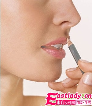 五招化妆术 让异性猜不出你的年龄