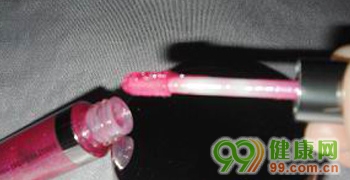 黄脸婆巧妙妆容变身美丽轻熟女