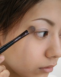  画龙点睛  教你巧选眼影刷