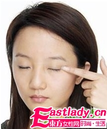 单眼皮眼睛要怎么化妆会变大