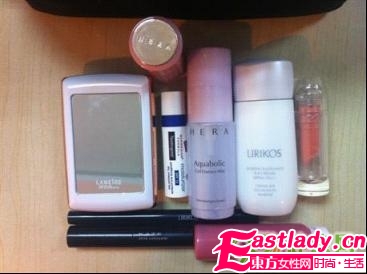 网友爆韩国美女同事的化妆包