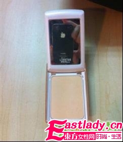 网友爆韩国美女同事的化妆包