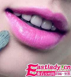 性感烟熏眼妆的技巧步骤图解