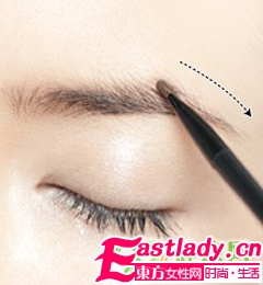 性感烟熏眼妆的技巧步骤图解