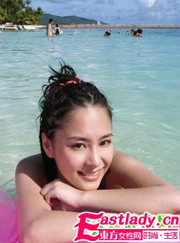 打造完美妆容 沙滩性感大PK