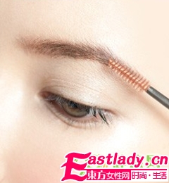 性感烟熏眼妆的技巧步骤图解