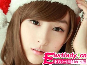 如何用腮红粉饰脸部肌肤