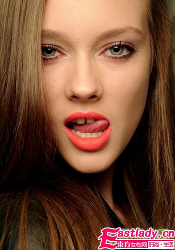  橙 风来袭 打造活力十足的橙色妆容