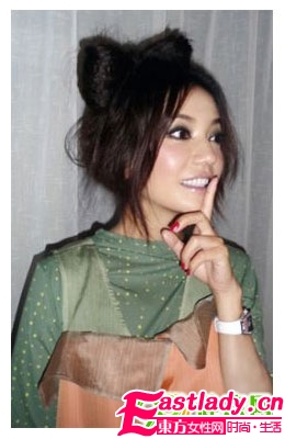 赵薇 升官  大秀日系烟熏妆