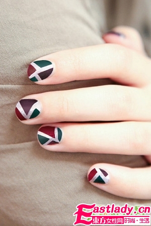DIY彩色几何图案美甲