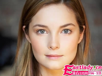 美宝莲裸妆怎么化