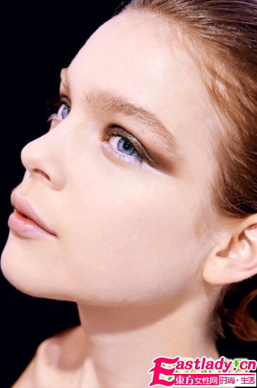 裸妆关键 掌握完美底妆的诀窍