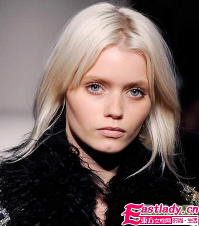 推荐10款闪耀的圣诞妆容