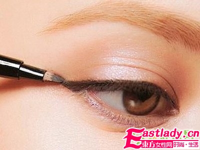 简单6步眼妆画法 让你瞬间变身混血美人