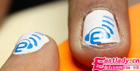 创意彩色字母美甲