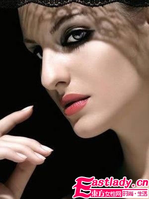 三种瘦脸化妆术打造瘦脸效果