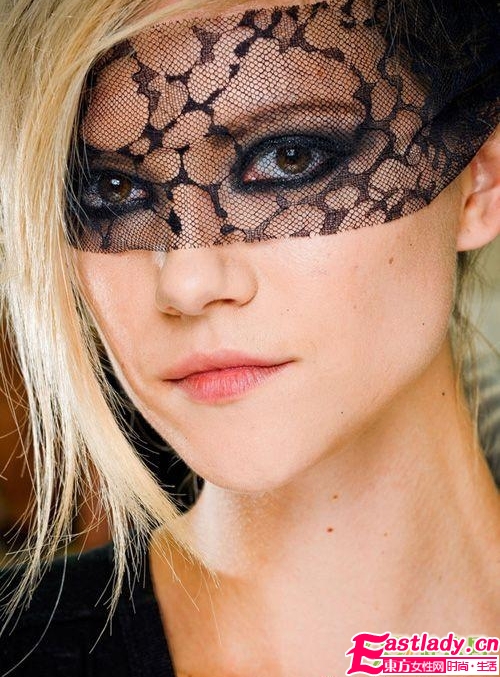 香奈儿秋冬系列妆容赏析