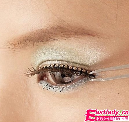 典雅高贵的湖水蓝眼妆