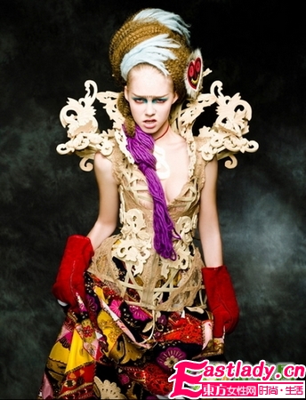 撞色眼影 制造过度自然感觉