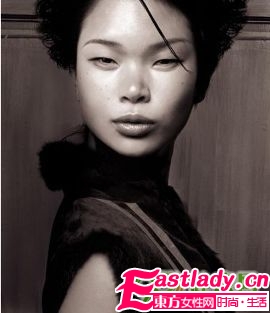 根据眼型画眼影