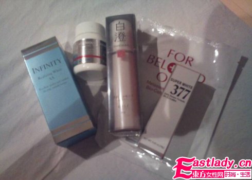 美妆达人吴佩慈装扮台揭秘 女星化装容貌绰约多姿