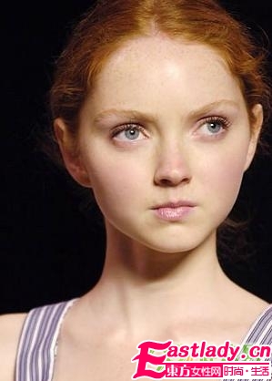 秋季最新时尚清雅裸妆步骤图解