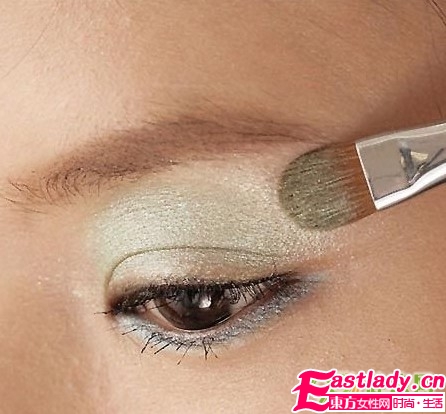 典雅高贵的湖水蓝眼妆