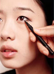 眼线来帮忙 打造楚楚可怜灰姑娘