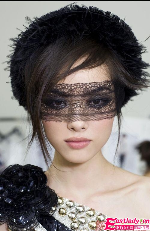 香奈儿秋冬系列妆容赏析