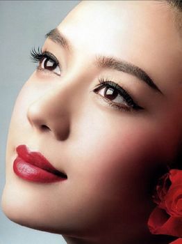 打造秋日迷情红唇妆五款红色唇膏最正