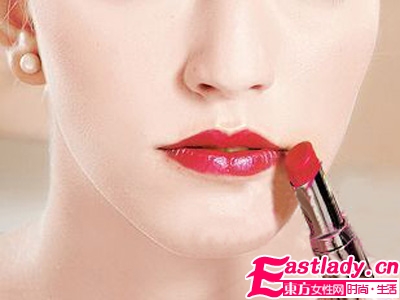 2011彩妆流行趋势-紫色魅惑眼妆的化妆技巧