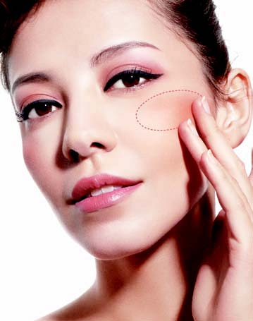 腮红画法 变身人见人爱完美脸型