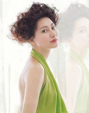 润泽妆容的化妆小技巧 做一个减龄青春美女