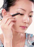 如何画眼线视频教程让你轻松学