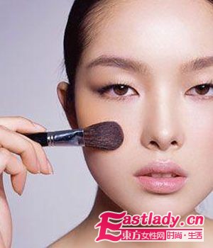 OL低调妆打造办公室好人缘