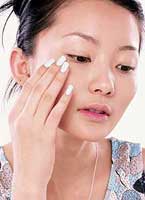 如何画眼线视频教程让你轻松学